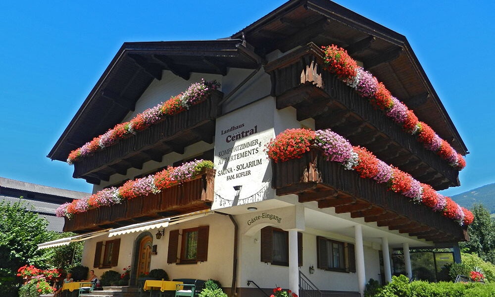 Familien- und Kinderfreundliches Hotel und Apart Central in Fügen im Zillertal
