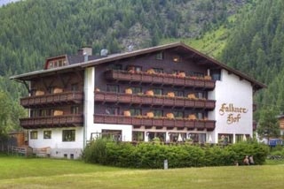 Familien- und Kinderfreundliches Hotel Bergidylle Falknerhof in Niederthai